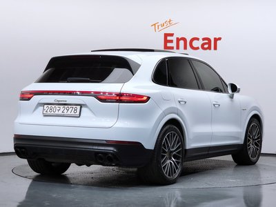 PORSCHE CAYENNE - 4