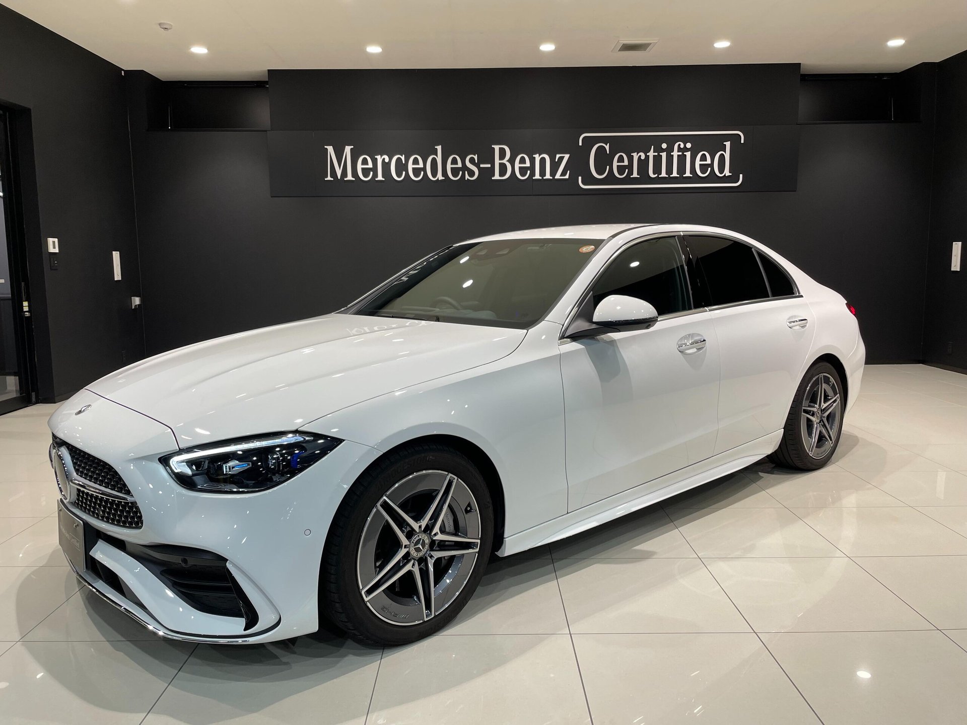 MERCEDES-BENZ C-CLASS - View 1