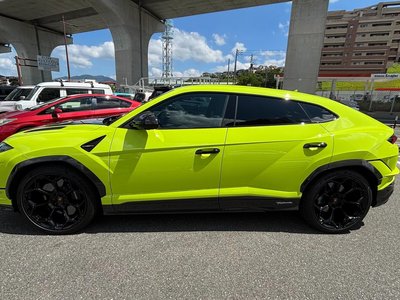 2024 Lamborghini URUS photo 5