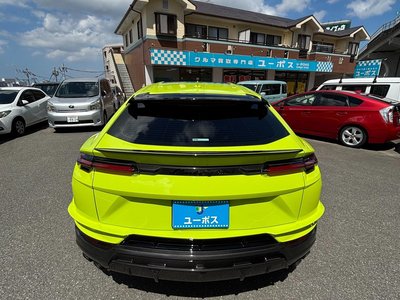 2024 Lamborghini URUS photo 7