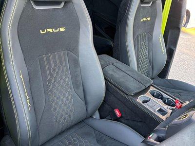 2024 Lamborghini URUS thumbnail 21