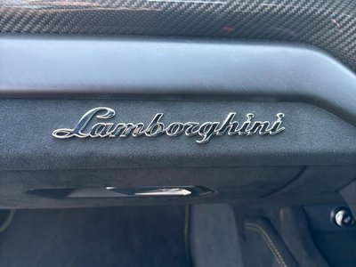2024 Lamborghini URUS thumbnail 38