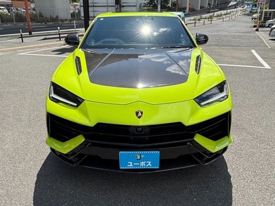 2024 Lamborghini URUS photo 4