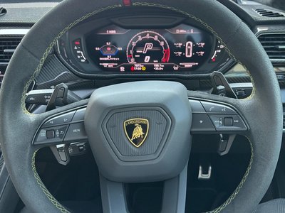 2024 Lamborghini URUS thumbnail 23