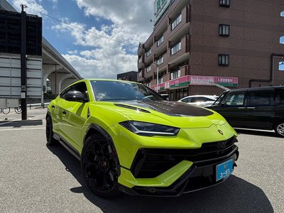 2024 Lamborghini URUS photo 1