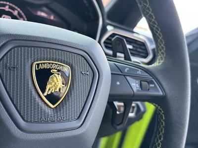2024 Lamborghini URUS thumbnail 25