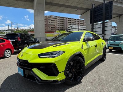 2024 Lamborghini URUS photo 3
