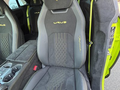 2024 Lamborghini URUS thumbnail 33