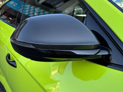 2024 Lamborghini URUS thumbnail 15