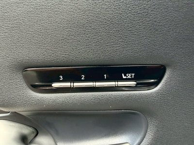 2021 Lexus LS — миниатюра 76