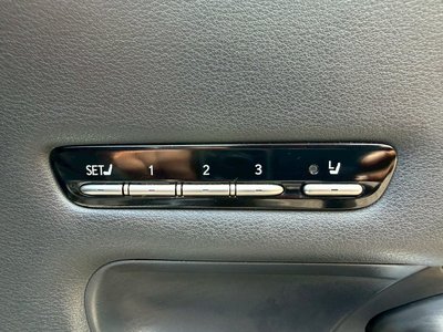 2021 Lexus LS — миниатюра 37
