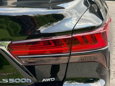 2021 Lexus LS — миниатюра 23