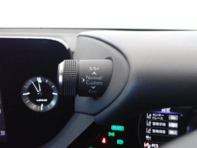 صورة مصغرة 36 لـ 2022 Lexus ES
