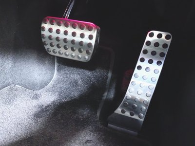 MERCEDES-BENZ E-CLASS - 9