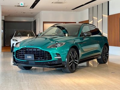 ASTON MARTIN DBX - 5