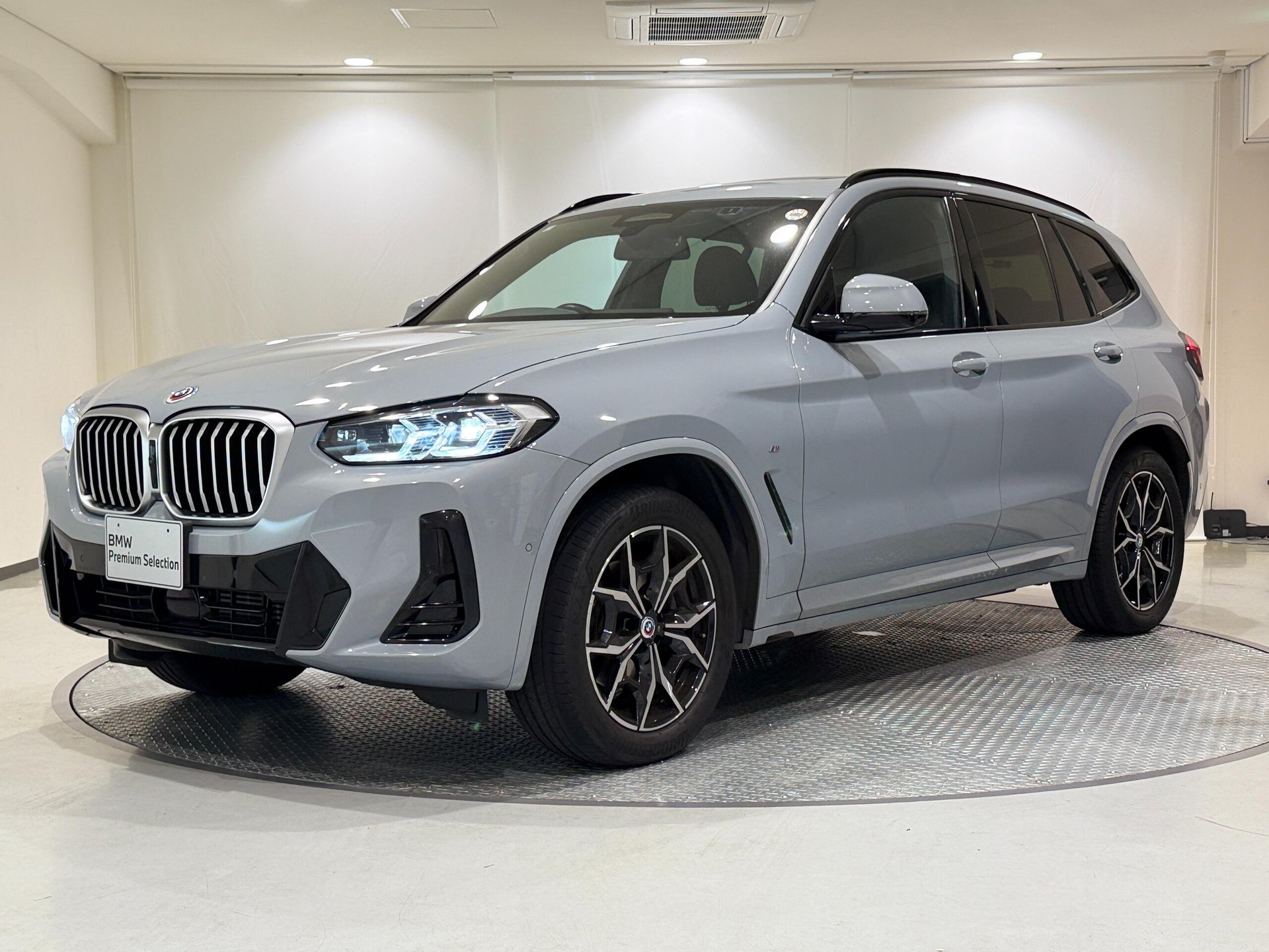 BMW X3 - View 1