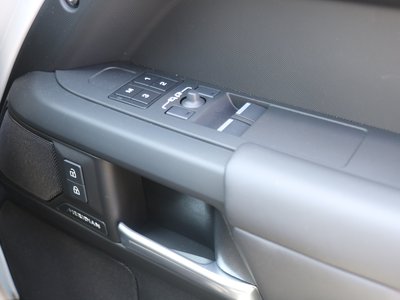 2026 LAND Rover DEFENDER — миниатюра 15