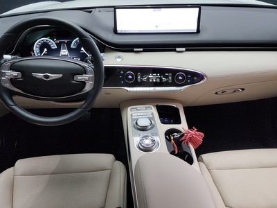 صورة 5 لـ 2023 Genesis GV70