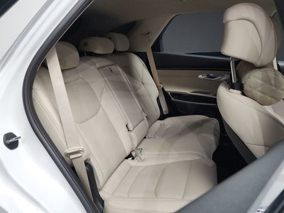 2023 Genesis GV70 — миниатюра 12