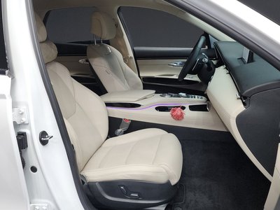 2023 Genesis GV70 — миниатюра 11
