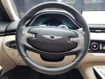 2023 Genesis GV70 — миниатюра 13