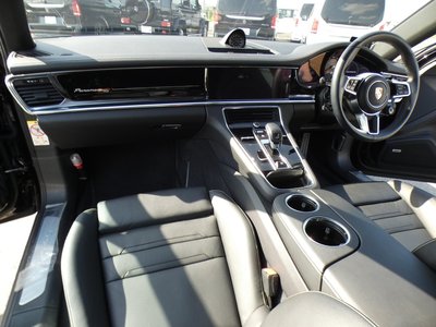 PORSCHE PANAMERA - 7