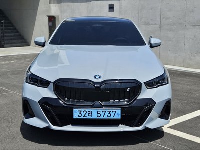 BMW I5 - 2