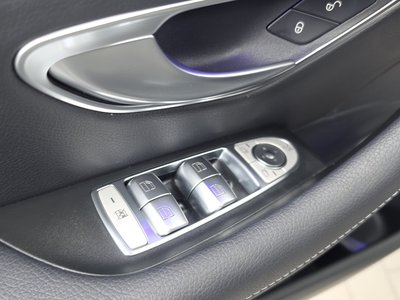 2021 Mercedes-BENZ E-CLASS thumbnail 29