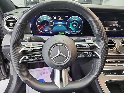 MERCEDES-BENZ E-CLASS - 9