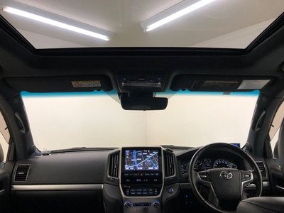 TOYOTA LAND CRUISER 200 - 6