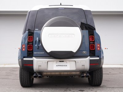 LAND ROVER DEFENDER - 10