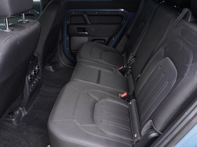 LAND ROVER DEFENDER - 6