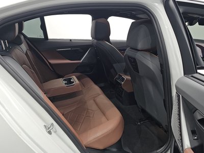 صورة مصغرة 16 لـ 2025 BMW 5 SERIES