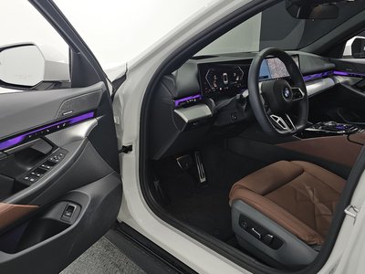 صورة مصغرة 17 لـ 2025 BMW 5 SERIES