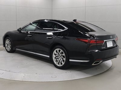 صورة 6 لـ 2021 Lexus LS