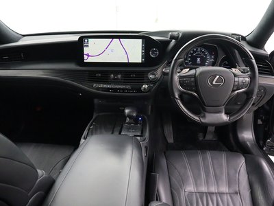 صورة 2 لـ 2021 Lexus LS