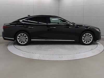 صورة 8 لـ 2021 Lexus LS