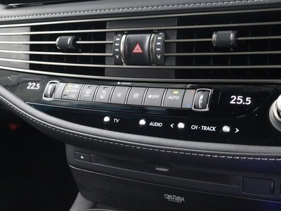 صورة مصغرة 25 لـ 2021 Lexus LS