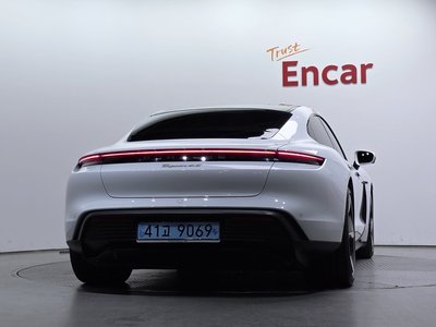 2021 Porsche TAYCAN — фото 3
