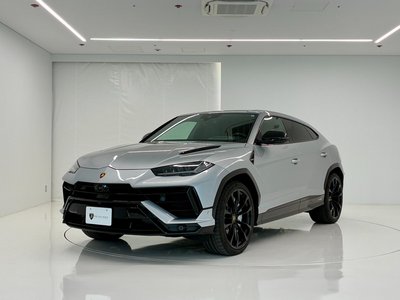 LAMBORGHINI URUS - 4