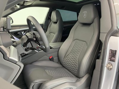 LAMBORGHINI URUS - 2