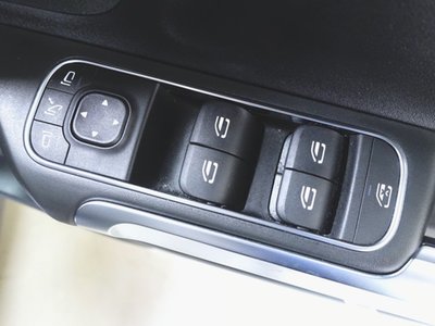 2023 Mercedes-BENZ GLB — миниатюра 23