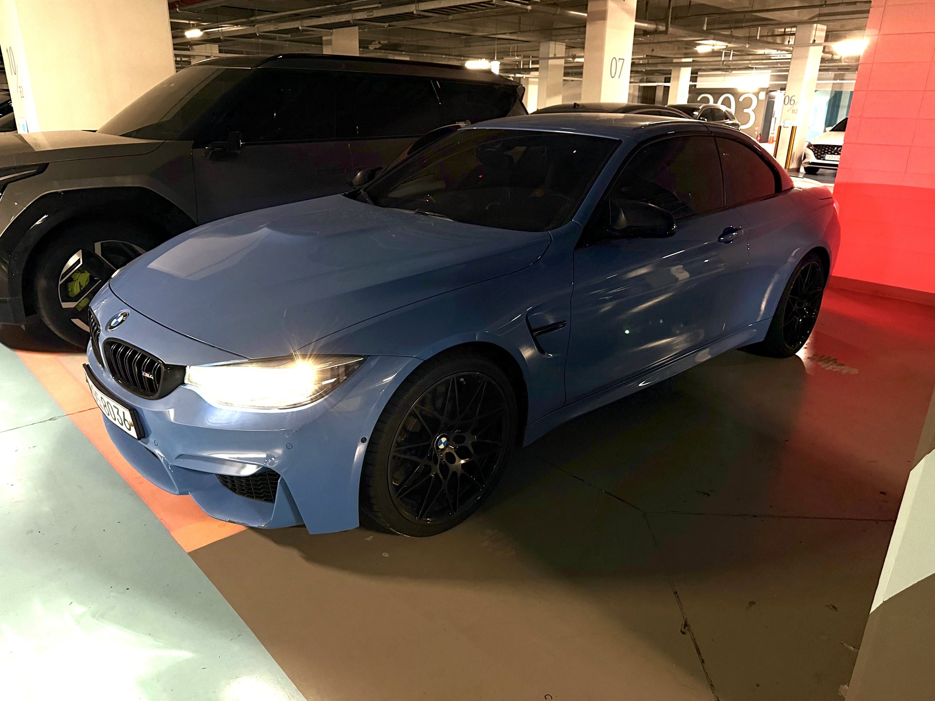 BMW M4 - View 1