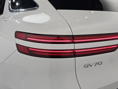 2021 Genesis GV70 — фото 10