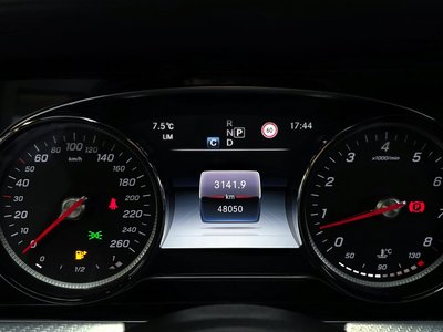 MERCEDES-BENZ E-CLASS - 8