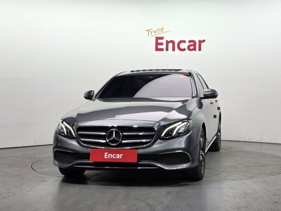 MERCEDES-BENZ E-CLASS - 2