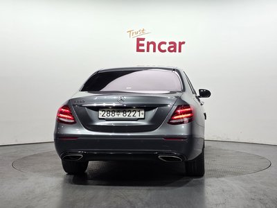 MERCEDES-BENZ E-CLASS - 3