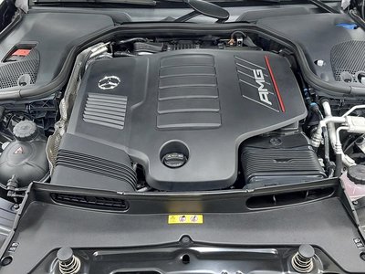 صورة 7 لـ 2025 Mercedes-BENZ GT AMG