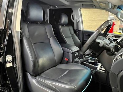 TOYOTA LAND CRUISER PRADO - 9