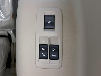 صورة 17 لـ 2023 Toyota LAND CRUISER PRADO